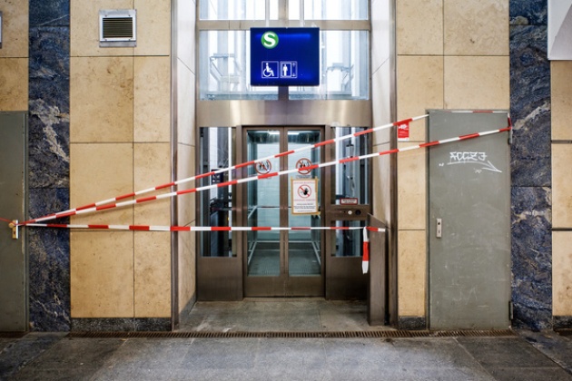 Defekter Aufzug an einer S-Bahn-Station